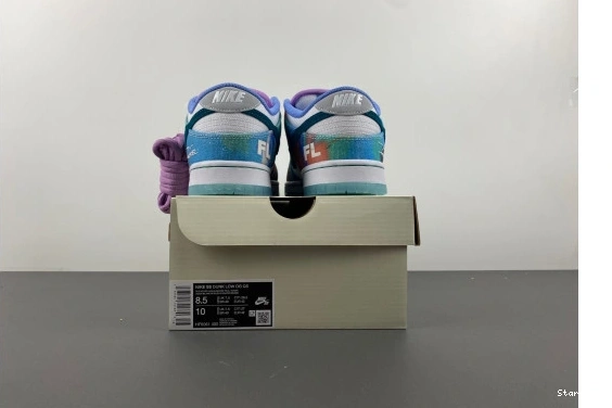 Laboratories Futura Nike Bleached Aqua SB Low Dunk 1225